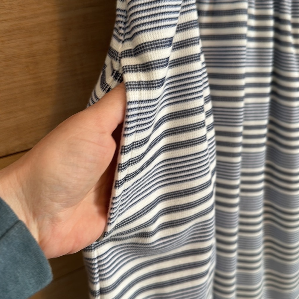 Banana Republic Blue/White Boucle Stripe Fit-and-Flare Dress Womens size 4 - Picture 4 of 8